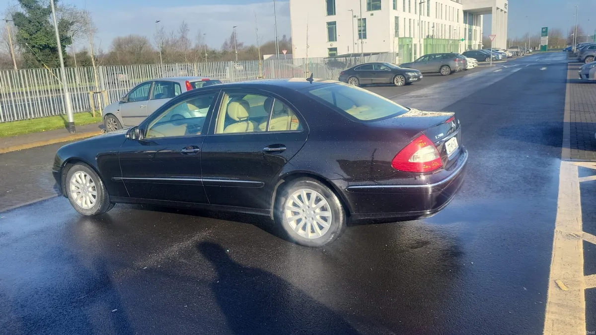 07 mercedes e200 - Image 3