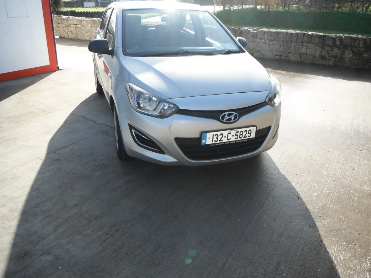 Hyundai i20 2013 - Image 2
