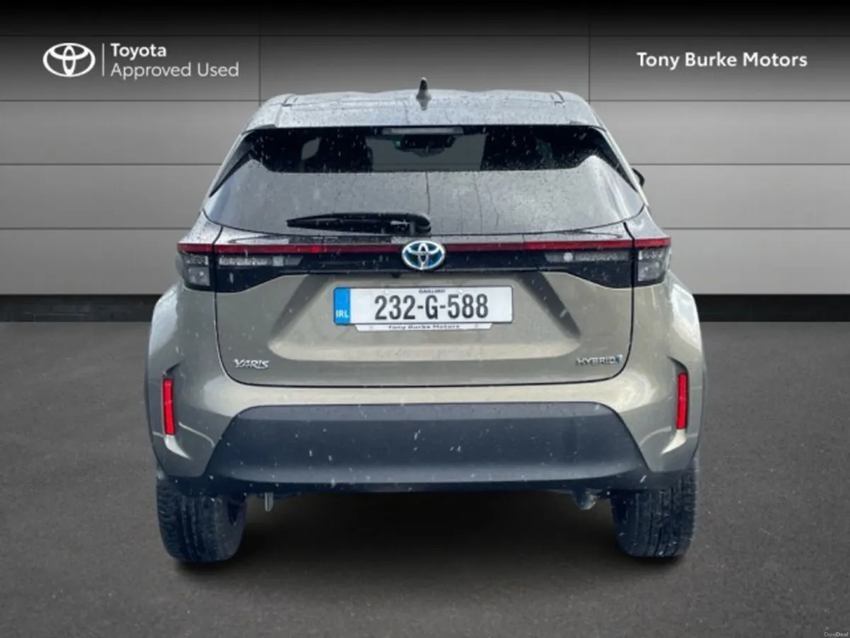 Toyota Yaris Cross LunaSport - BiTone - 1.5 Hybrid - Image 4