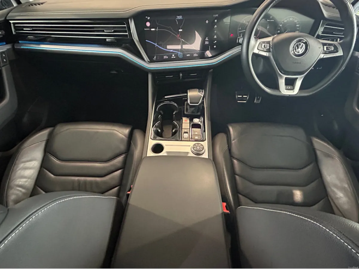 Volkswagen Touareg R Line*Pan Roof* 4M 286HP 5DR A - Image 2