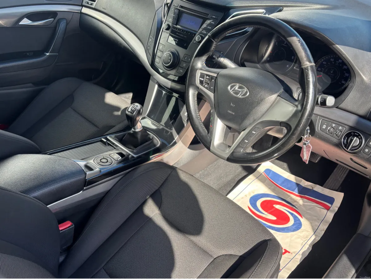 Hyundai i40 1.7 CRDI ESTATE 115PS NEW NCT - Image 2