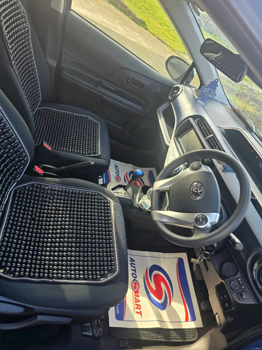 TOYOTA AQUA 2016 - Image 3