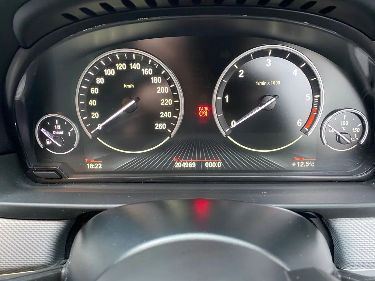 BMW 5-Series 2015 - Image 3