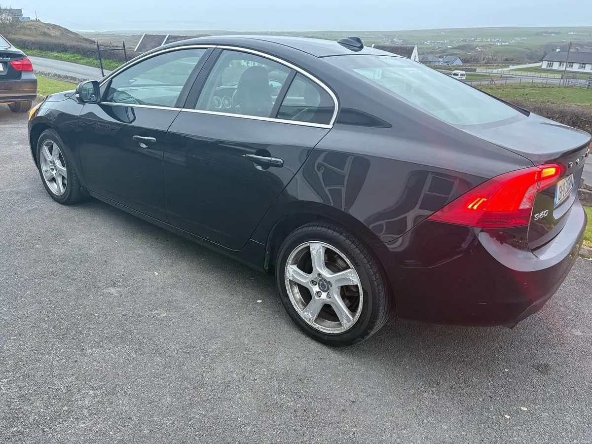 Volvo S60, 2L diesel - Image 4