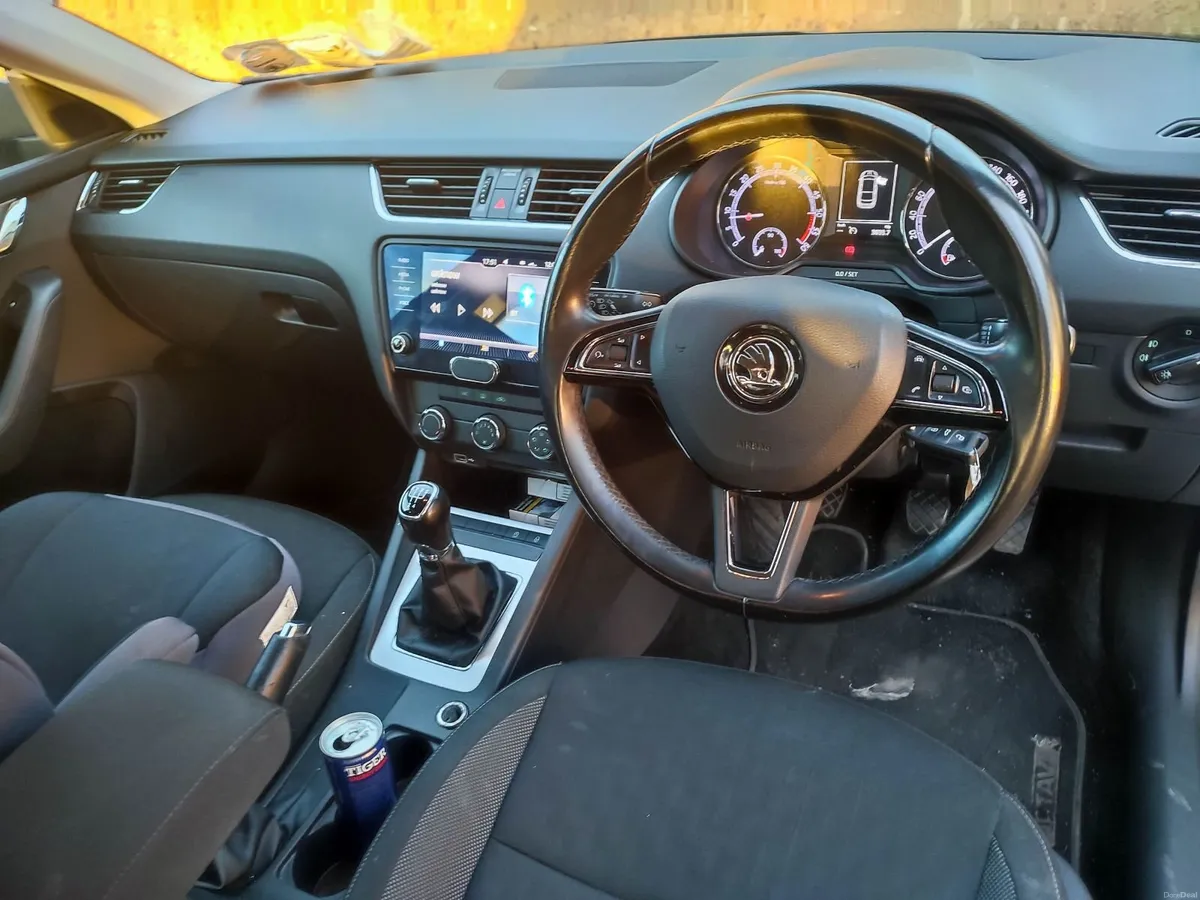 Skoda Octavia 2018 AMBITION - Image 4