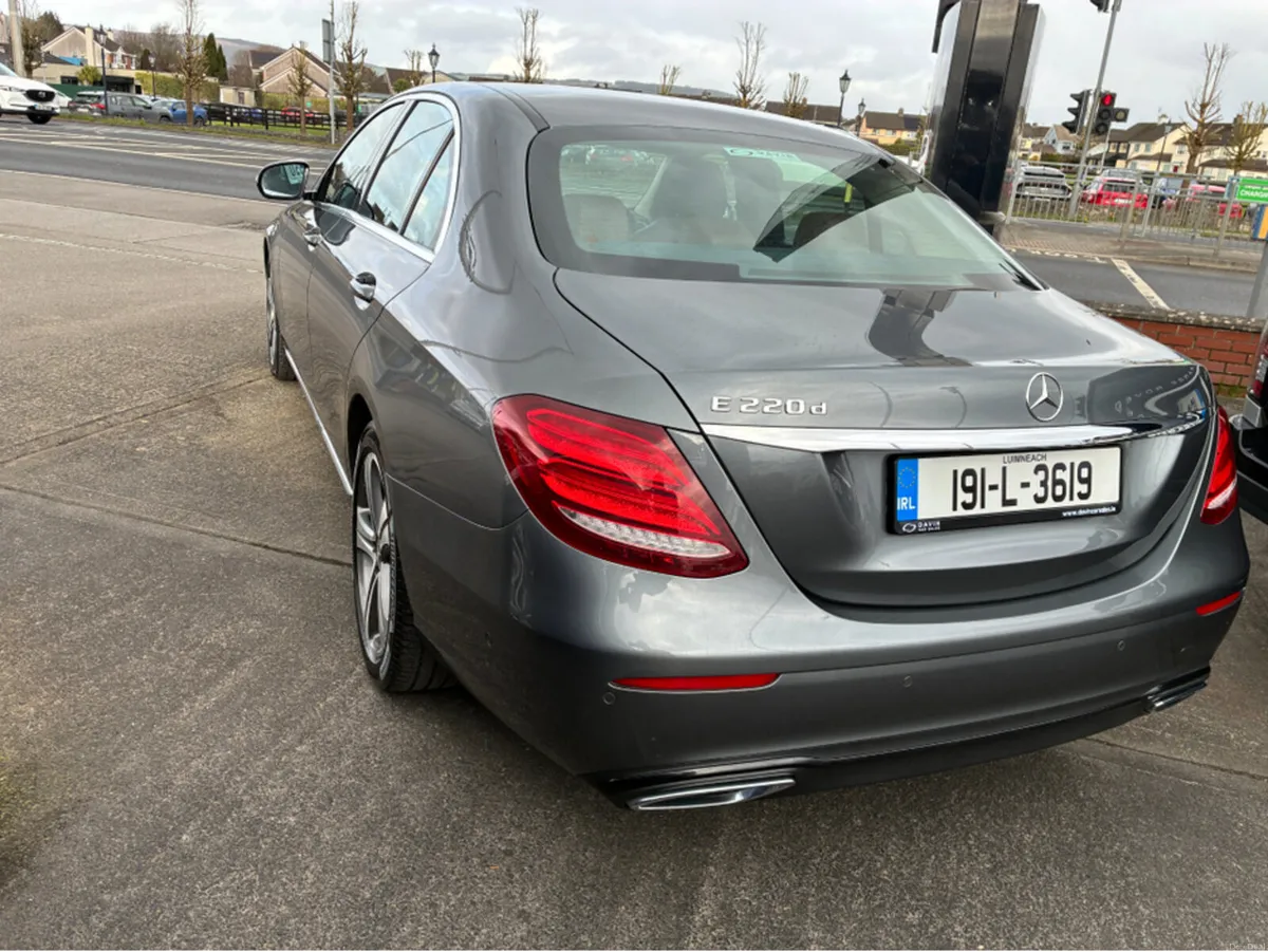 Mercedes-Benz E-Class E220 D SE 4DR AUTO - Image 4