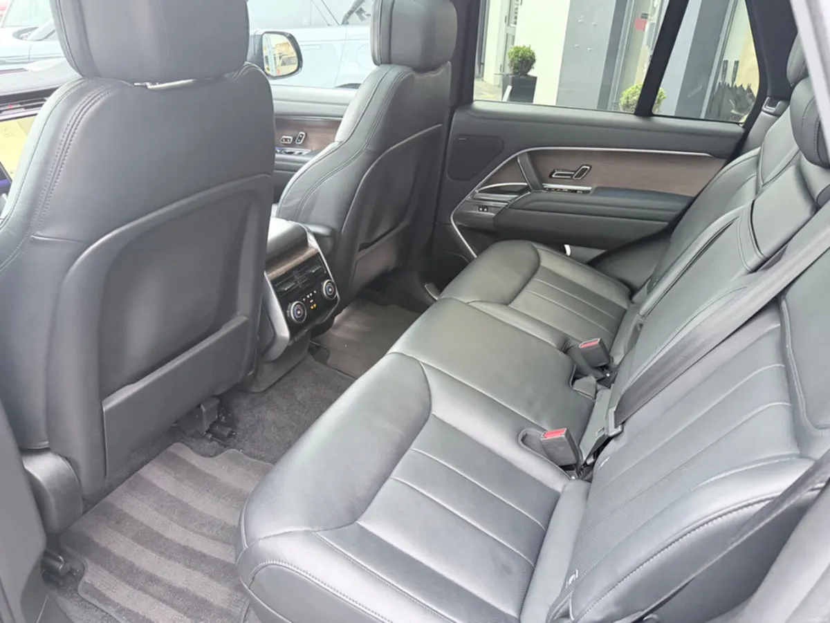 Land Rover Range Rover HSE P440E - Image 3