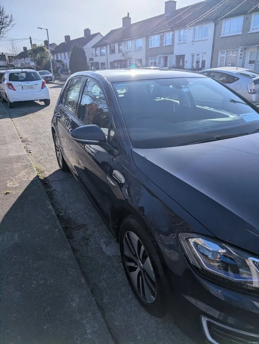 2021 Volkswagen e-Golf - Image 3