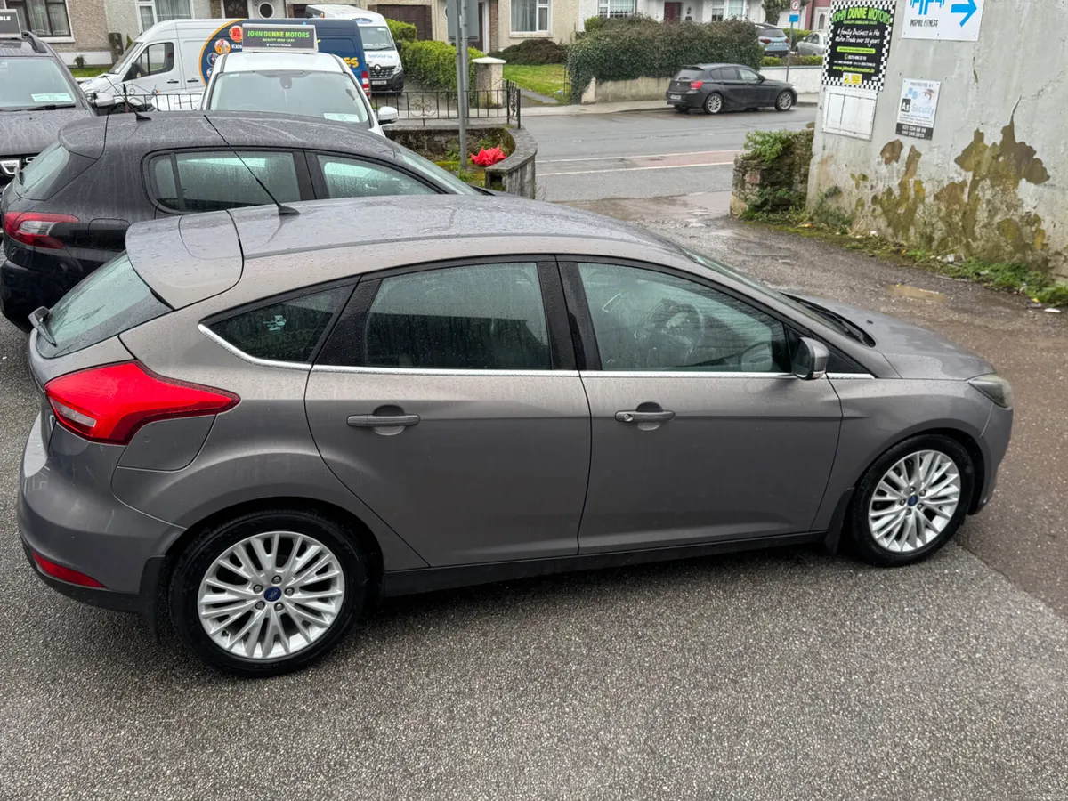 Ford Focus very Low mileage - Image 3