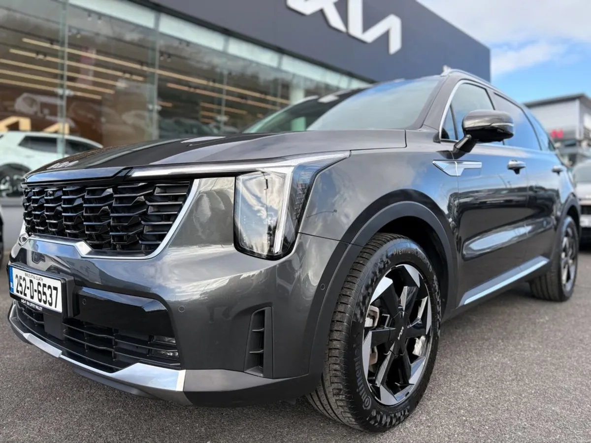 Kia Sorento 1.6 Plug in hybrid ( 7 Seats ) - Image 1