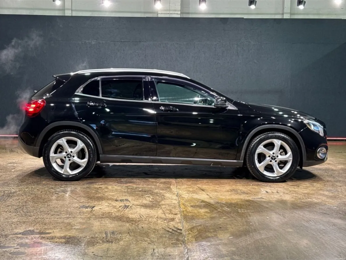 Mercedes-Benz GLA 1.6 AUTOMATIC - ALLOY WHEELS - C - Image 3