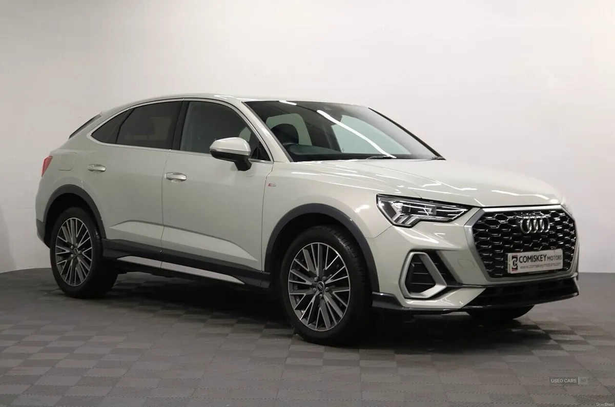 Audi Q3 TDI S line - Image 1