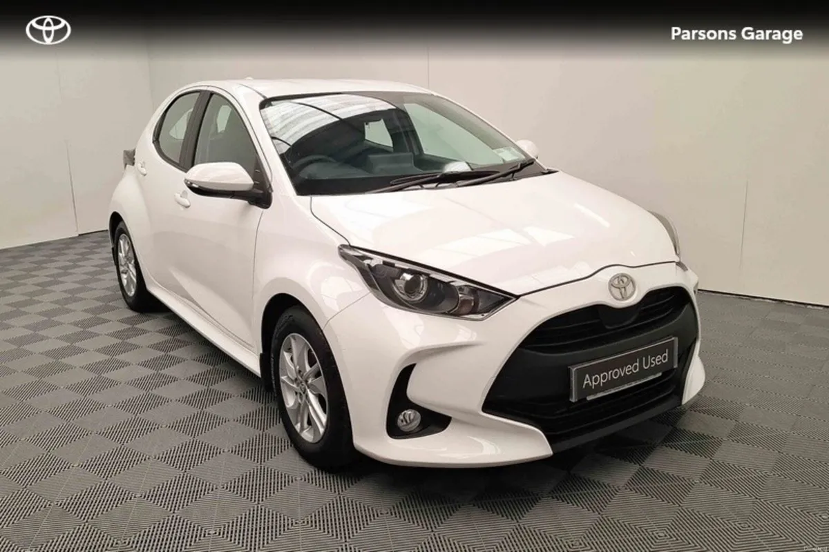 Toyota Yaris YARIS 1.5 LUNA - Image 1