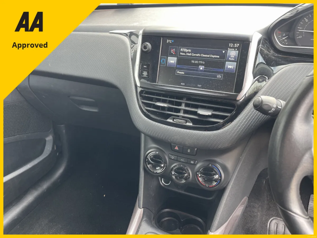 Peugeot 2008 1.2 PURE-TECH 82 ACTIVE FREE DELIVERY - Image 4