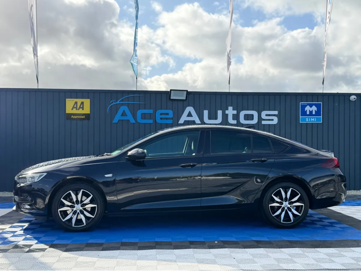 Opel Insignia GRAND SPORT SRI 2.0L DIESEL - MANUAL - Image 4