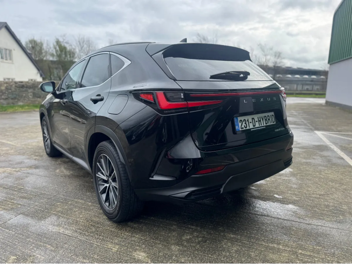 Lexus NX NX450H + PHEV CVT PREMIUM - Image 3