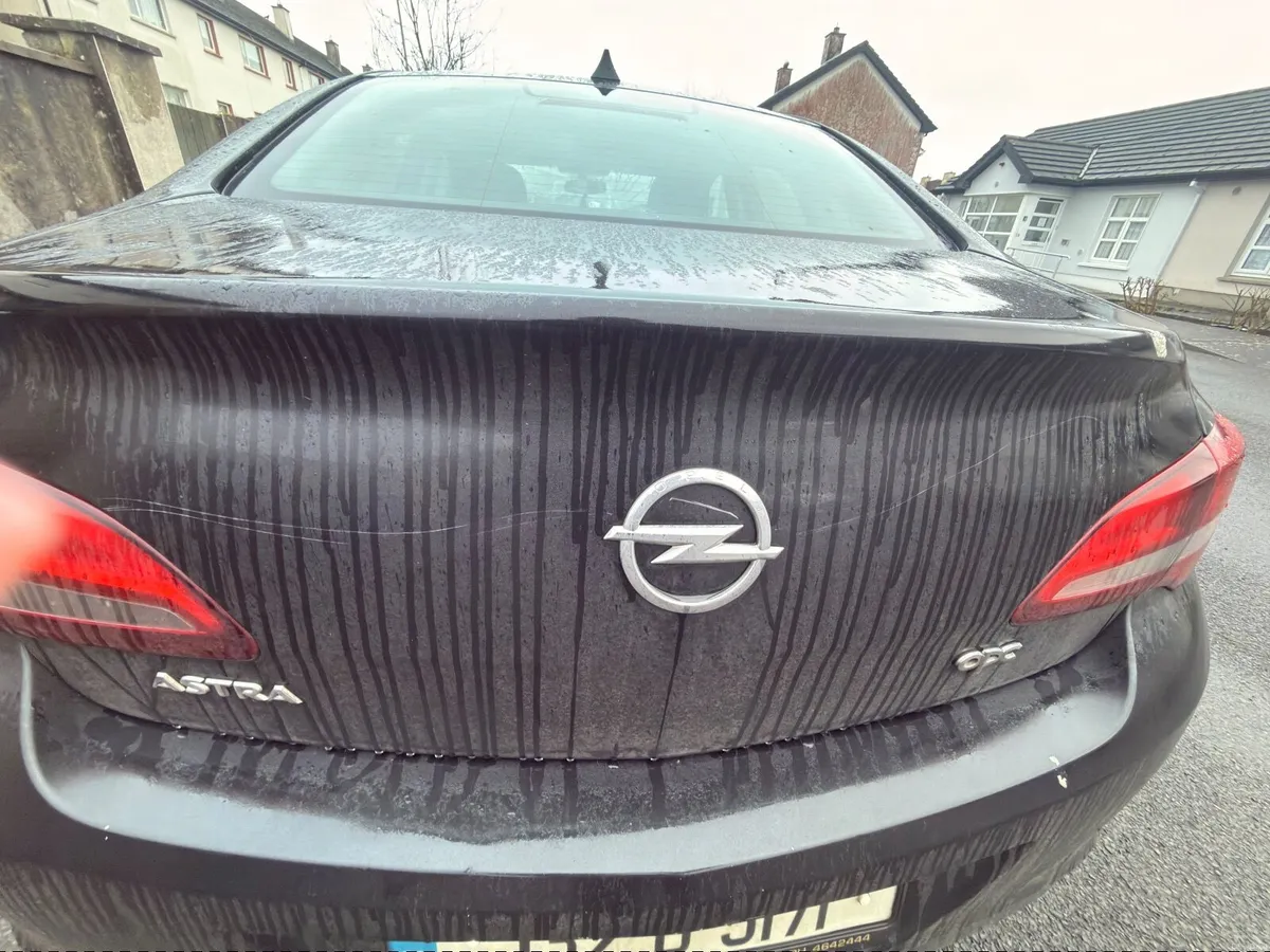 Opel Astra 2013 - Image 2