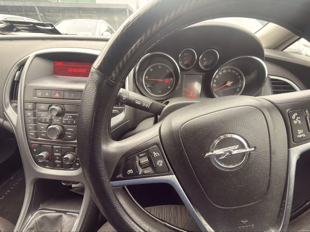 Opel Astra 2013 - Image 4