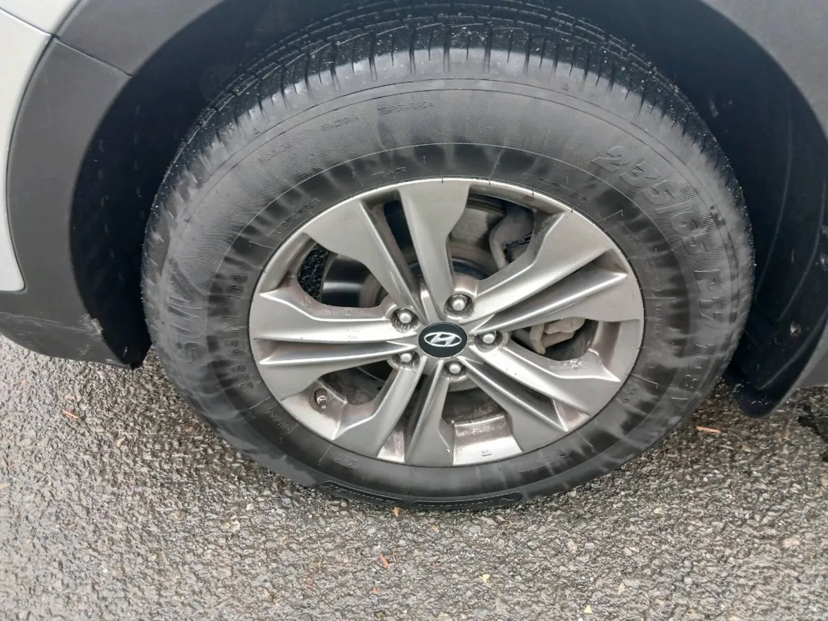 HYUNDIA SANTA FE (151) 2.2 7 SEATER - Image 3