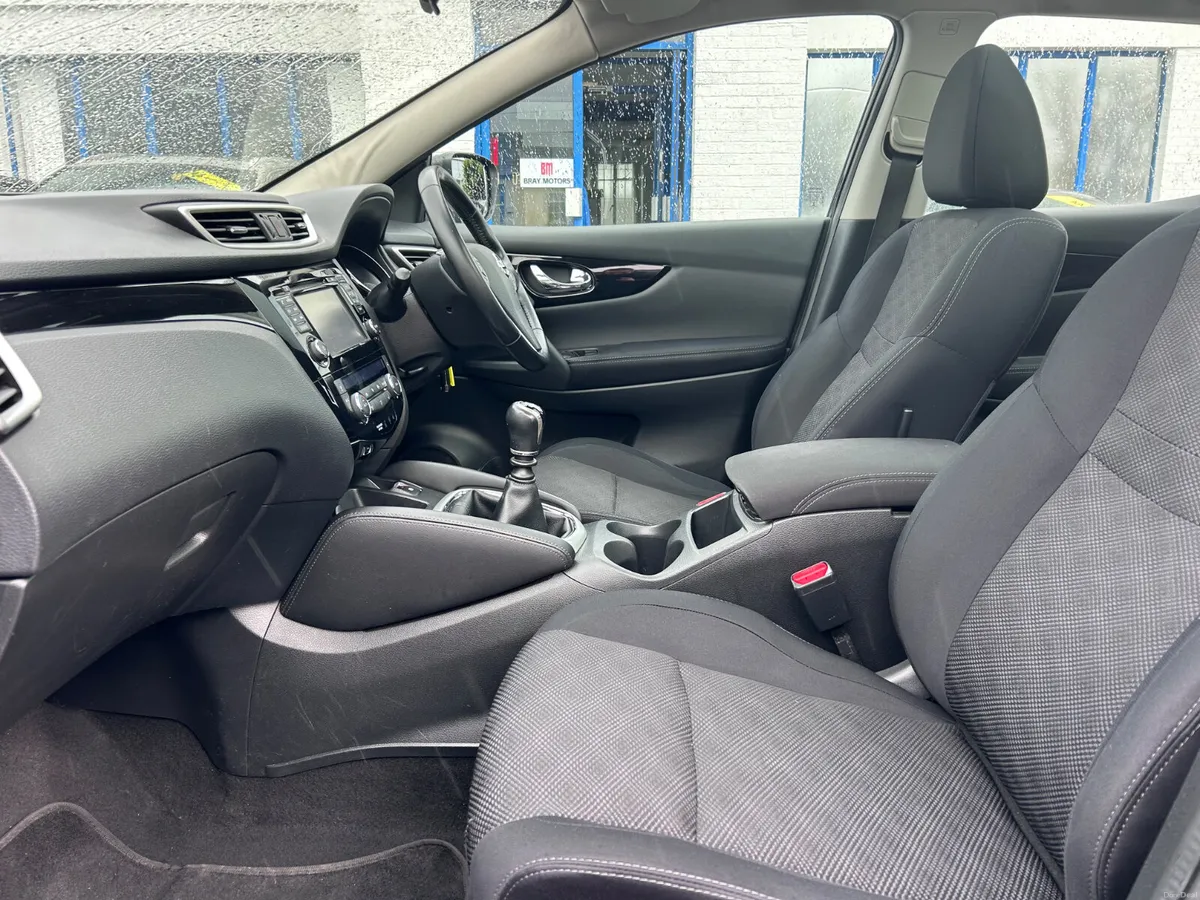 2017 NISSAN QASHQAI 1.5DCI SVE PANORAMIC SUNROOF - Image 4