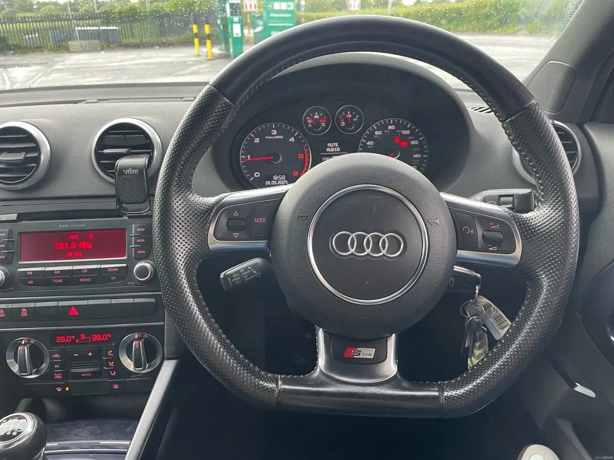 Audi A3 S-Line Black Edition 2.0 - Image 3