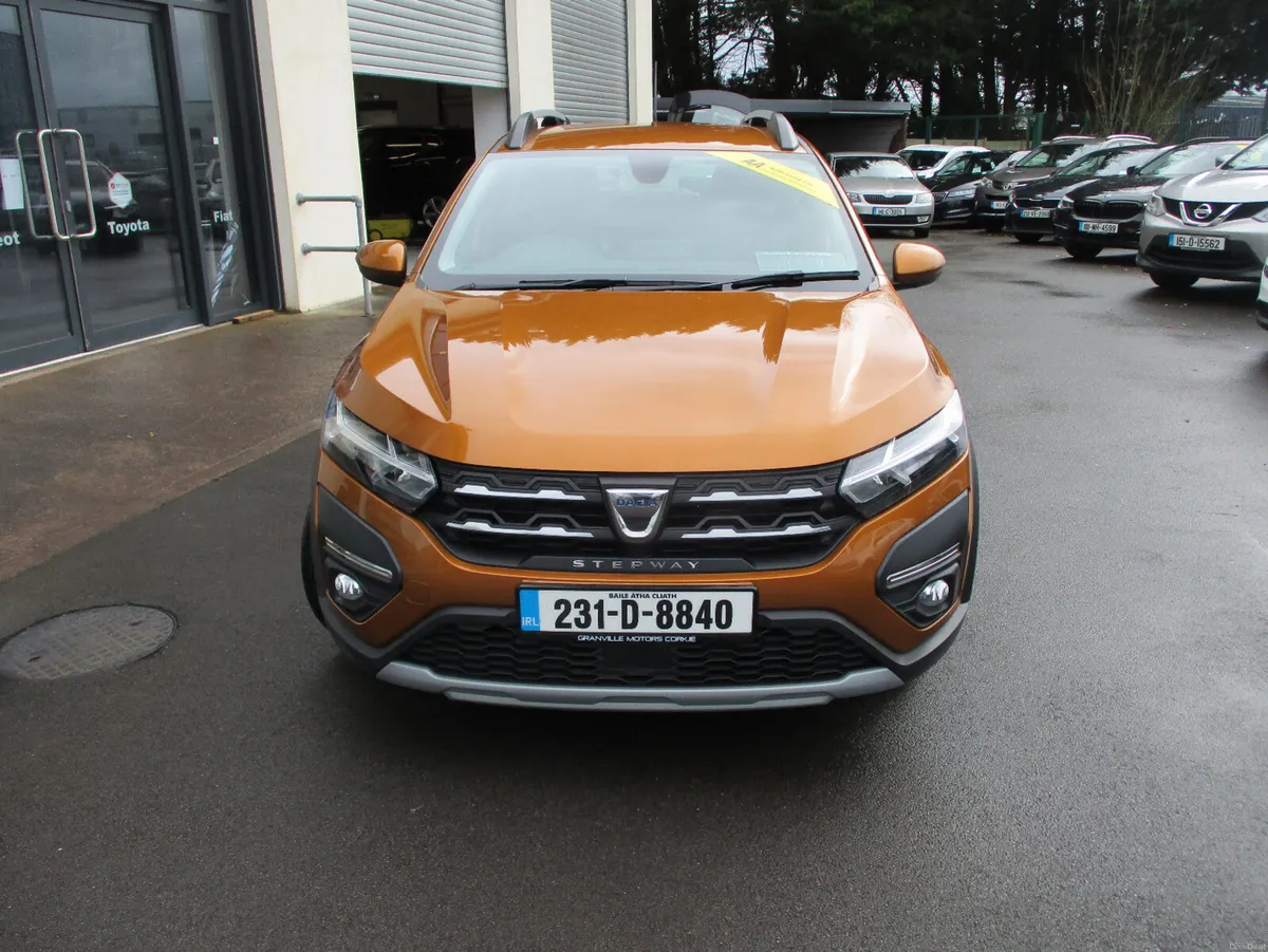 Dacia Sandero Stepway Comfort TCE  2023 - Image 2