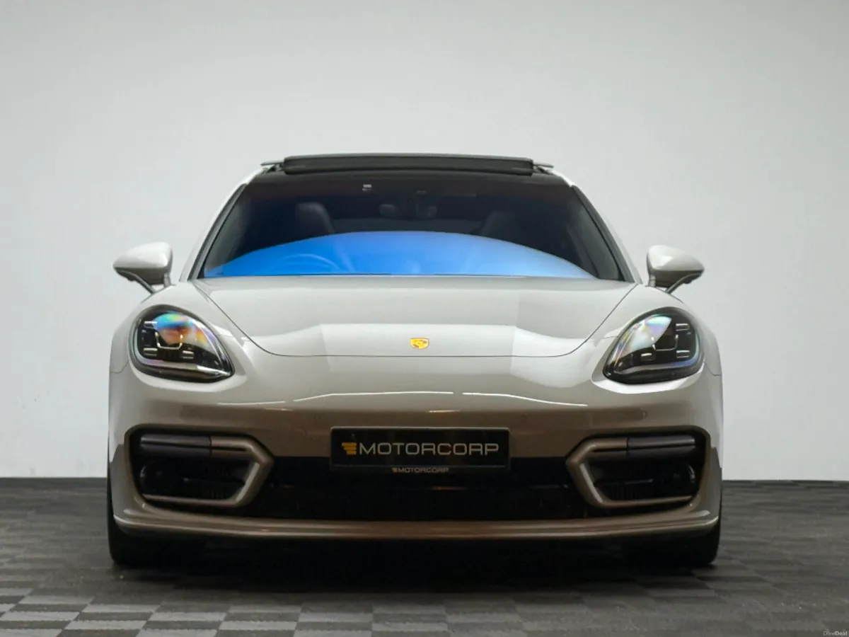 Porsche Panamera 4 E-Hybrid Sport Turismo Platinum - Image 2