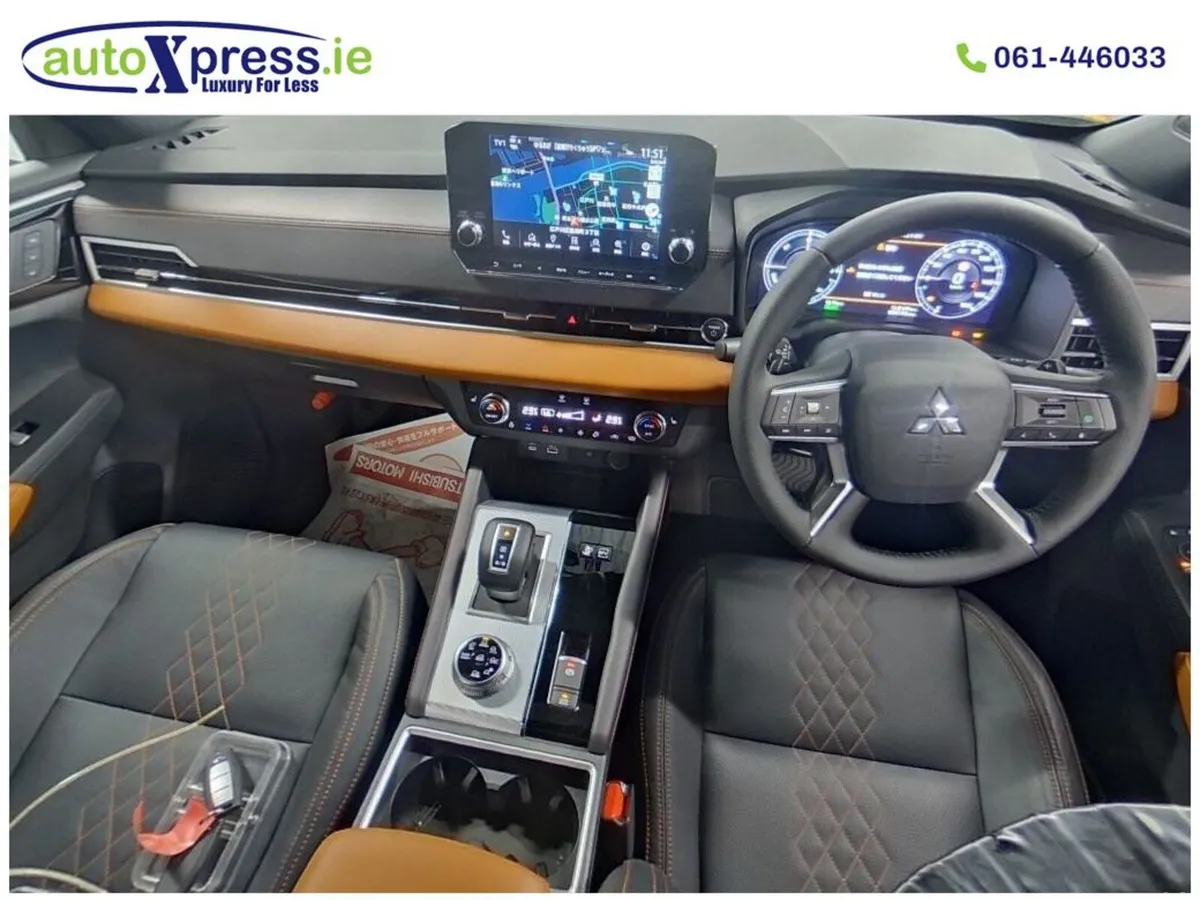 Mitsubishi Outlander PHEV 4WD, 7 Seats, Ultra low - Image 2