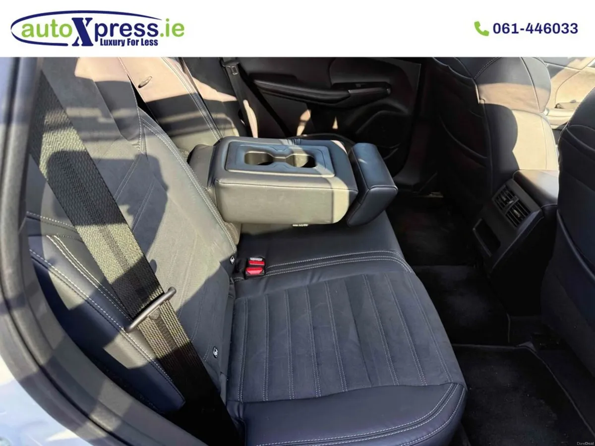 Mitsubishi Outlander PHEV G, Ultra Low mileage, Au - Image 4