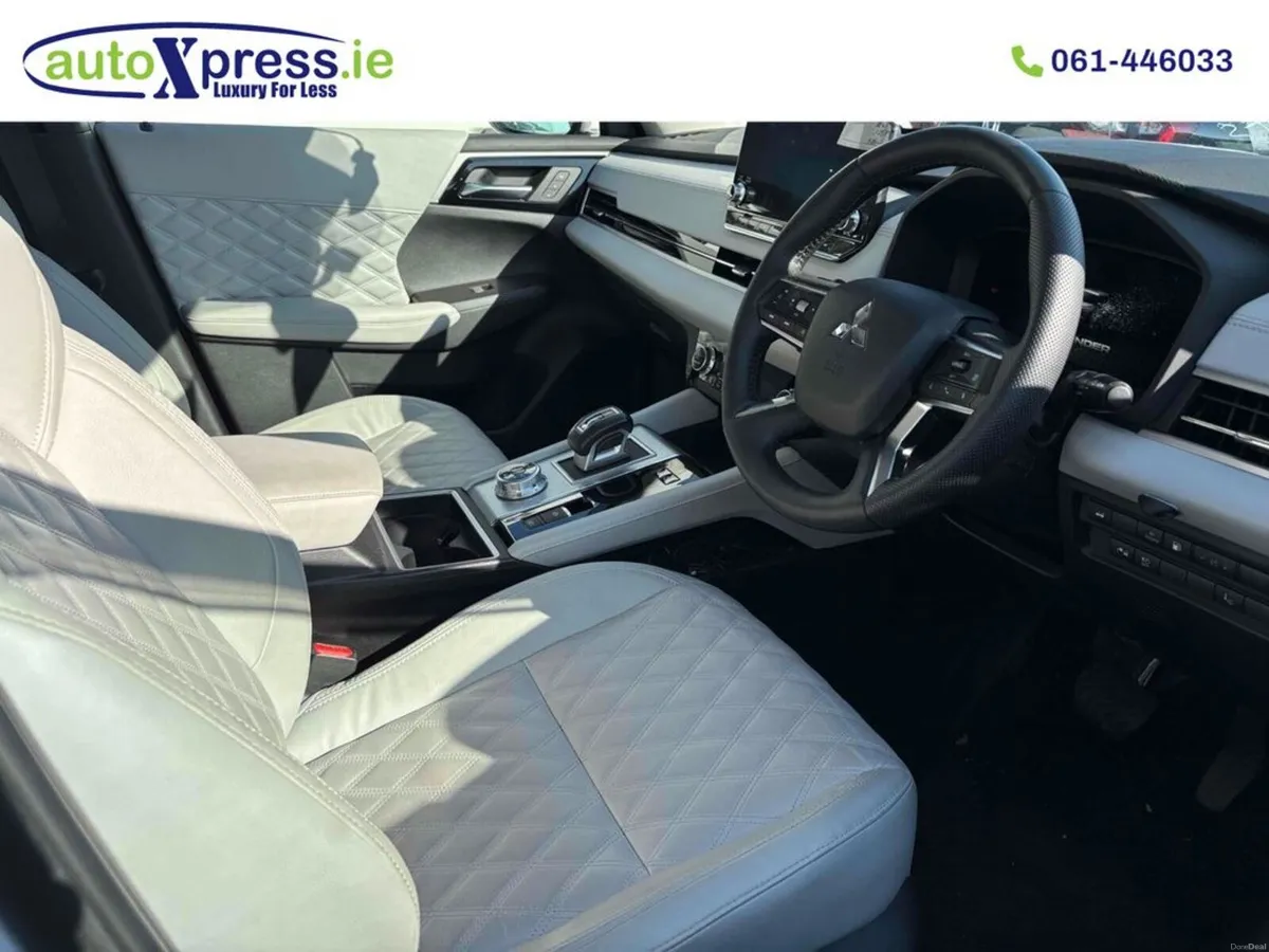 Mitsubishi Outlander PHEV P, 7 Seats, 360°, Low mi - Image 4