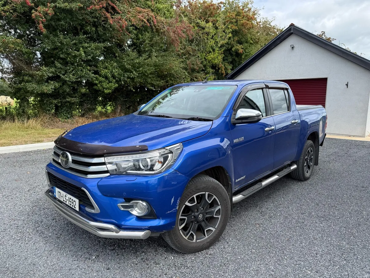 Toyota Hilux Invincible - Image 1