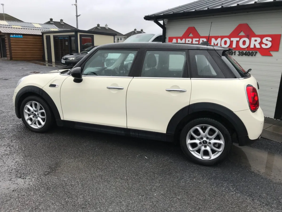 2018 Mini Cooper Hatch - Image 2