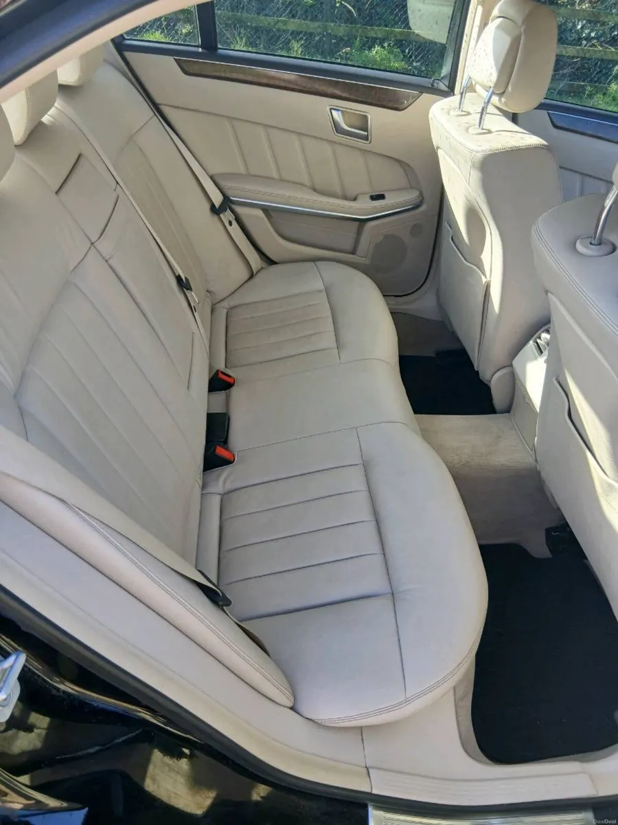 MERCEDES E200 DSL AUTO NEW NCT. - Image 3