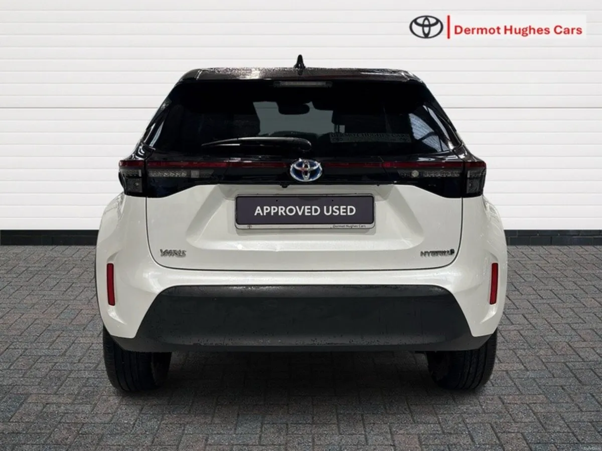 Toyota Yaris Cross LUNA SPORT HYBRID AUTO - Image 4