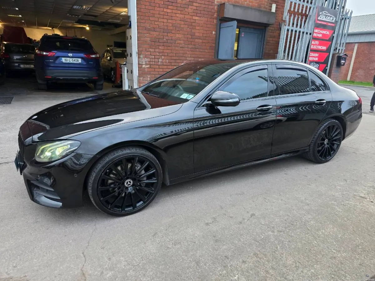 Mercedes-Benz E220 D AMG AUTO 2017 - Image 3