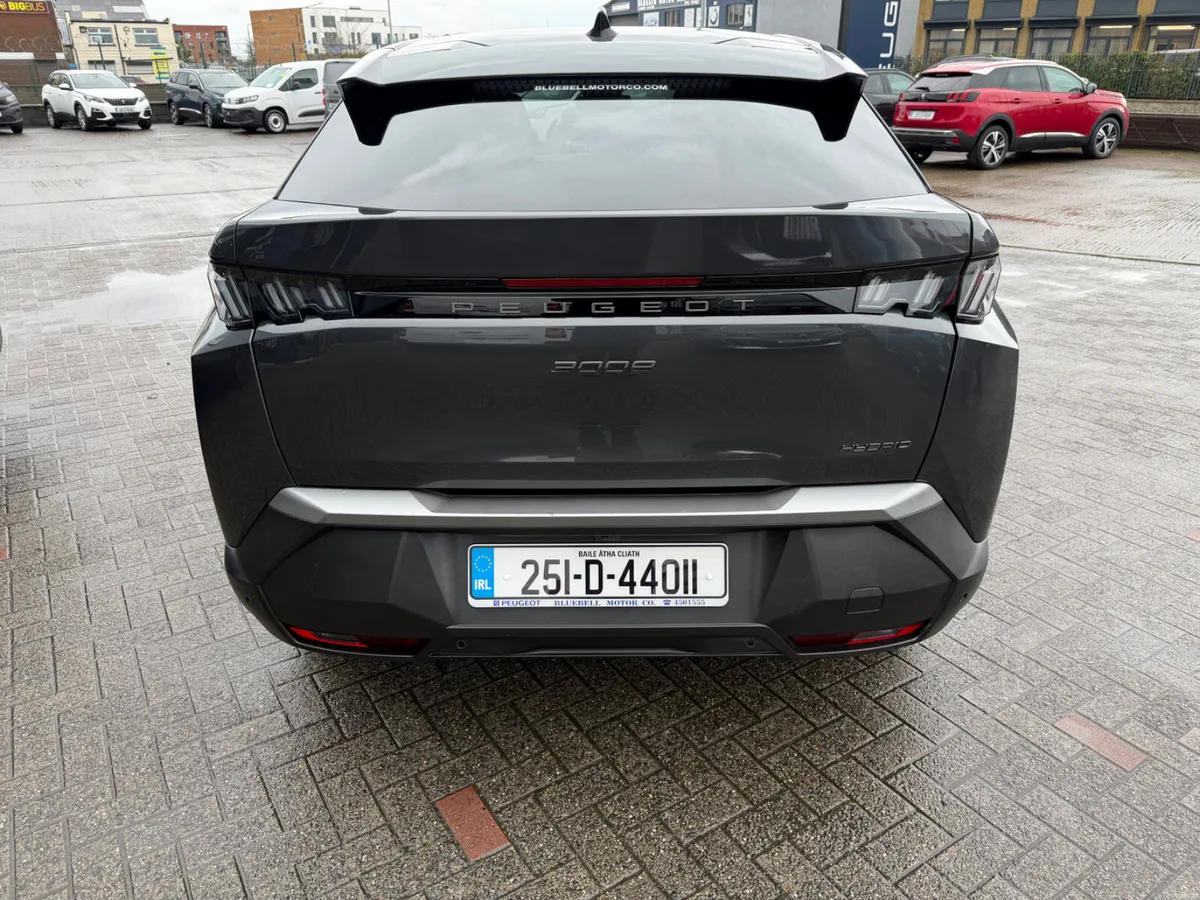 2025 Peugeot 3008 Allure Hybrid - Image 5
