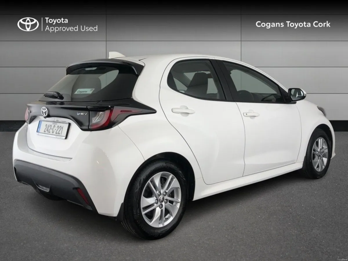 Toyota Yaris Yaris Hybrid 115 Luna - Image 2