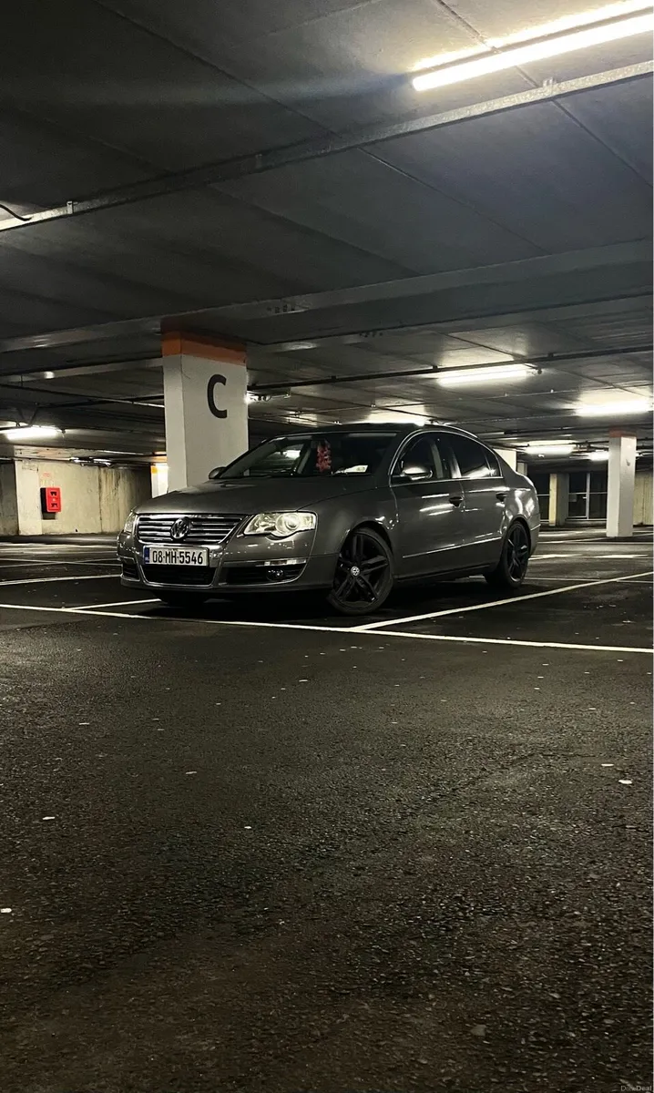 Volkswagen Passat 2008 - Image 2