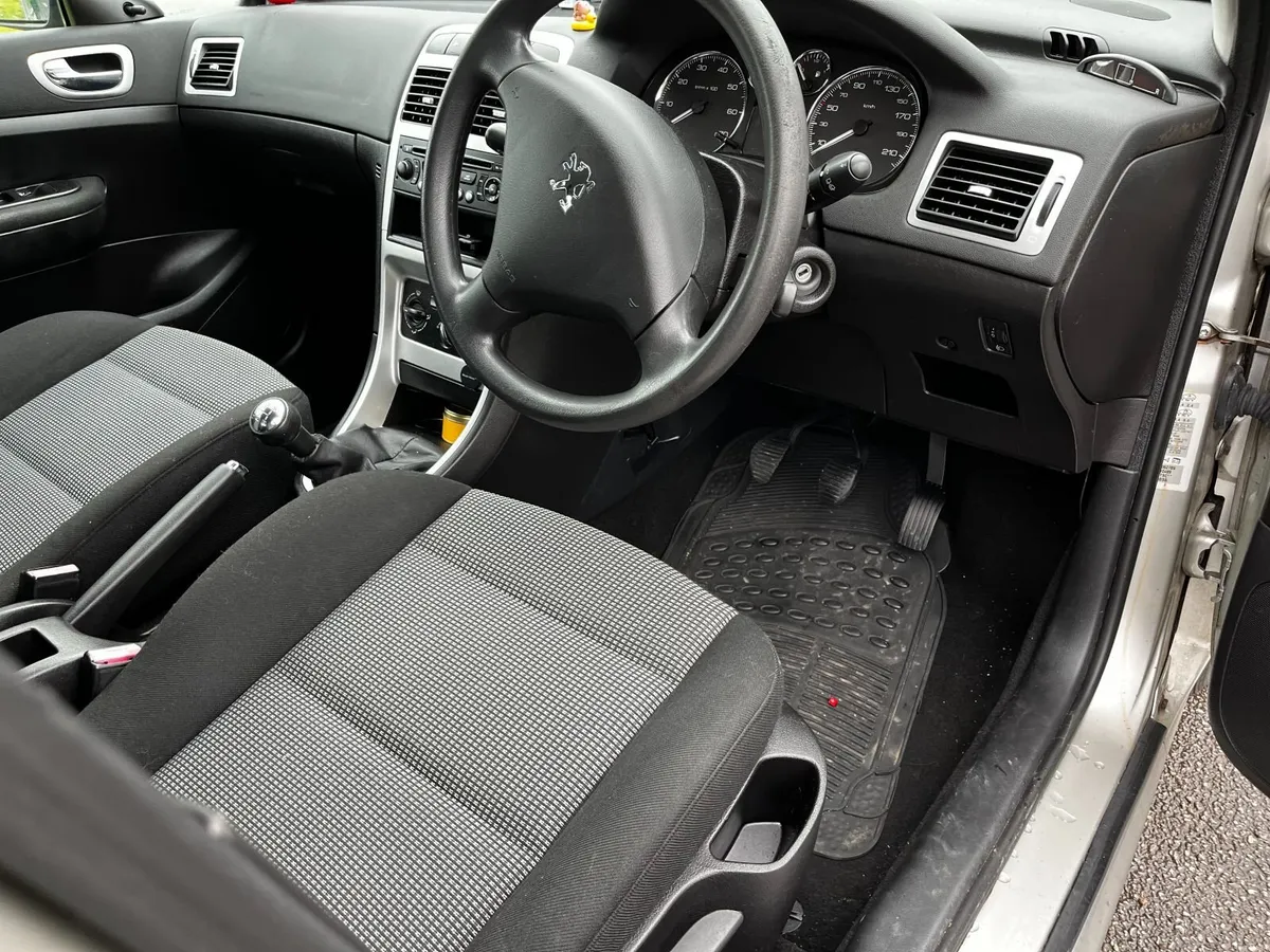 Peugeot 307 2006 - Image 2