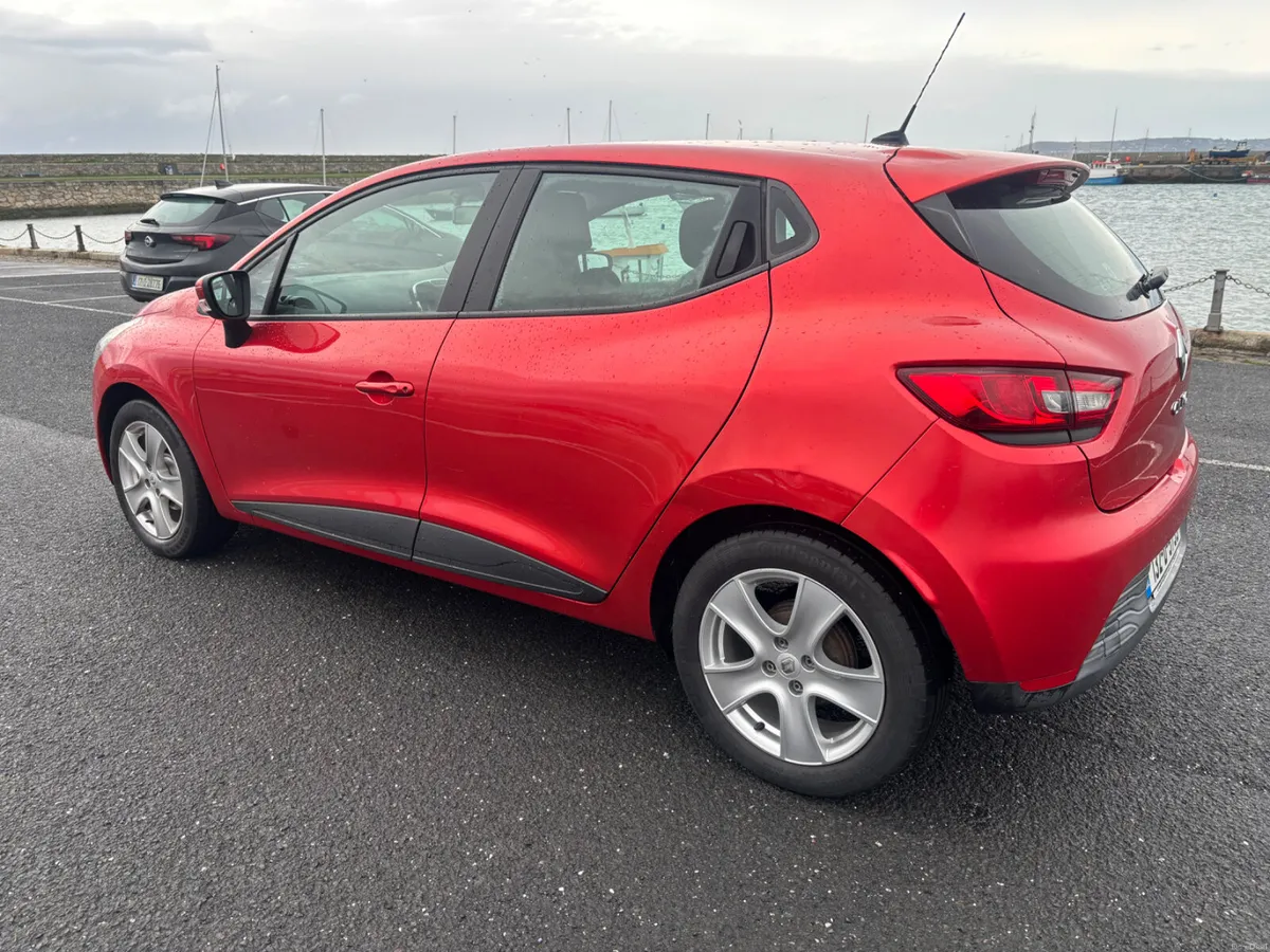 132 Renault Clio( only 65000klms) - Image 3