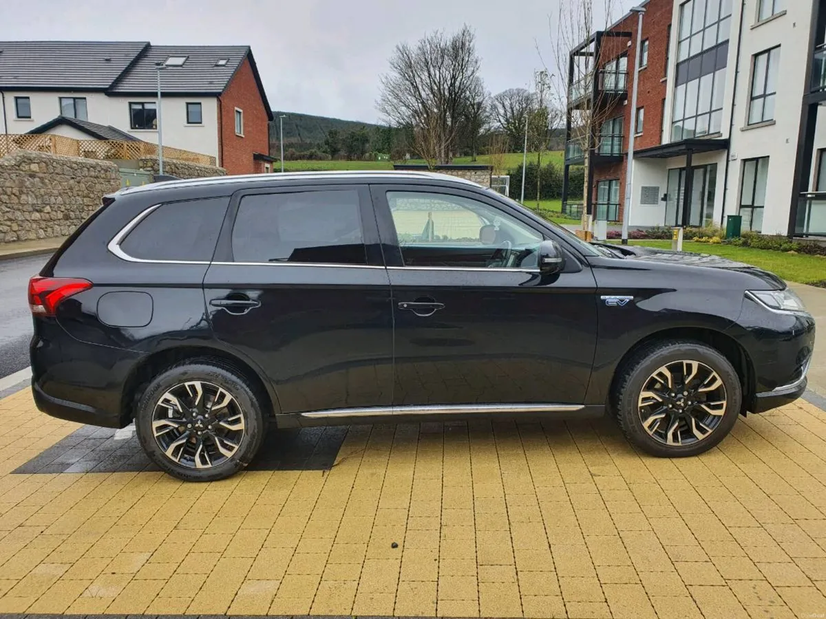 2016 Mitsubishi Outlander PHEV NCT 11/26 - Image 2