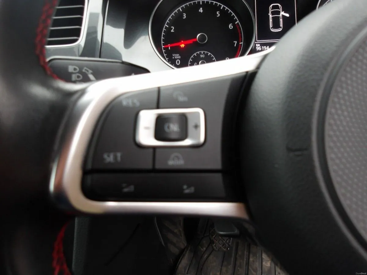 Volkswagen Golf T.L WITH SPORTS PACK 1.0 TSI 85BHP - Image 4