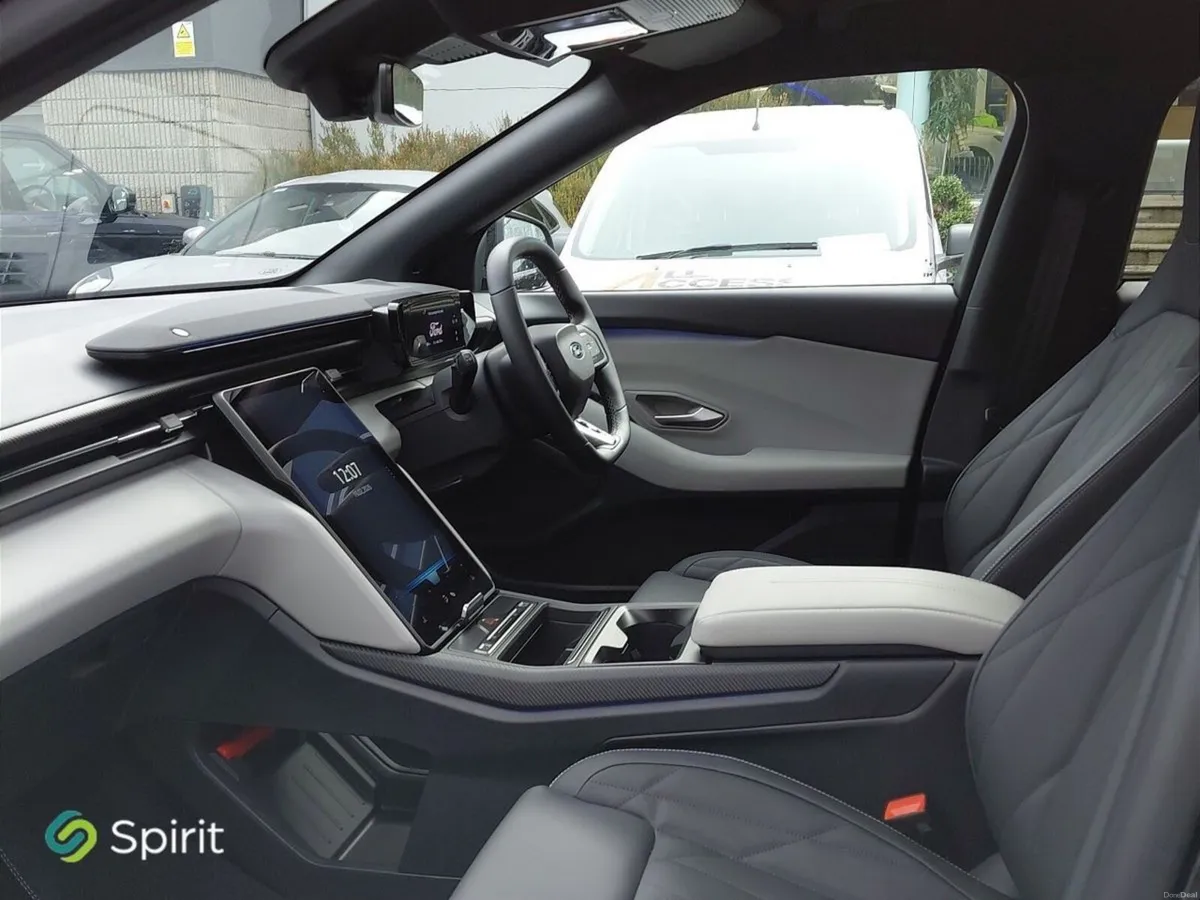 Ford Capri Premium 77kWh Extended Range - Image 3