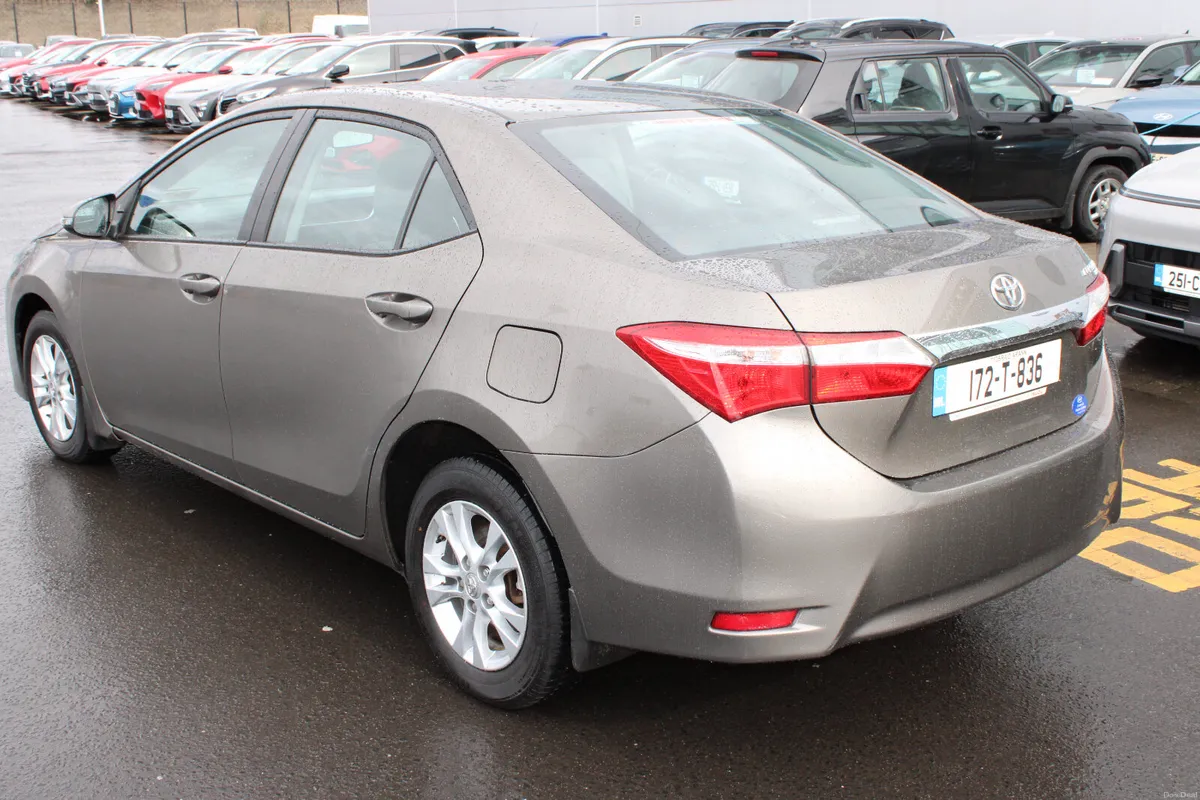 Toyota Corolla 2017 - Image 3