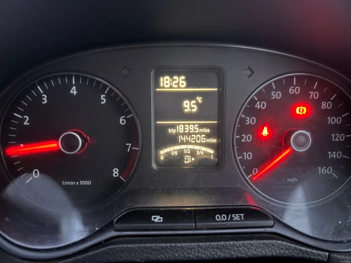 Volkswagen Polo 2011 - Image 2