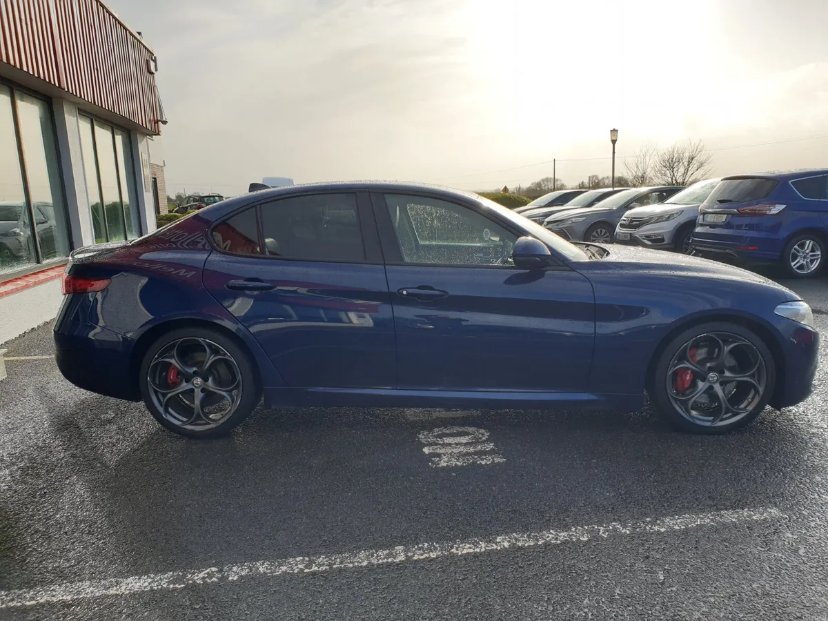 Alfa Romeo Giulia 2.0L 200BHP SUPER SPORT AUTO - Image 6
