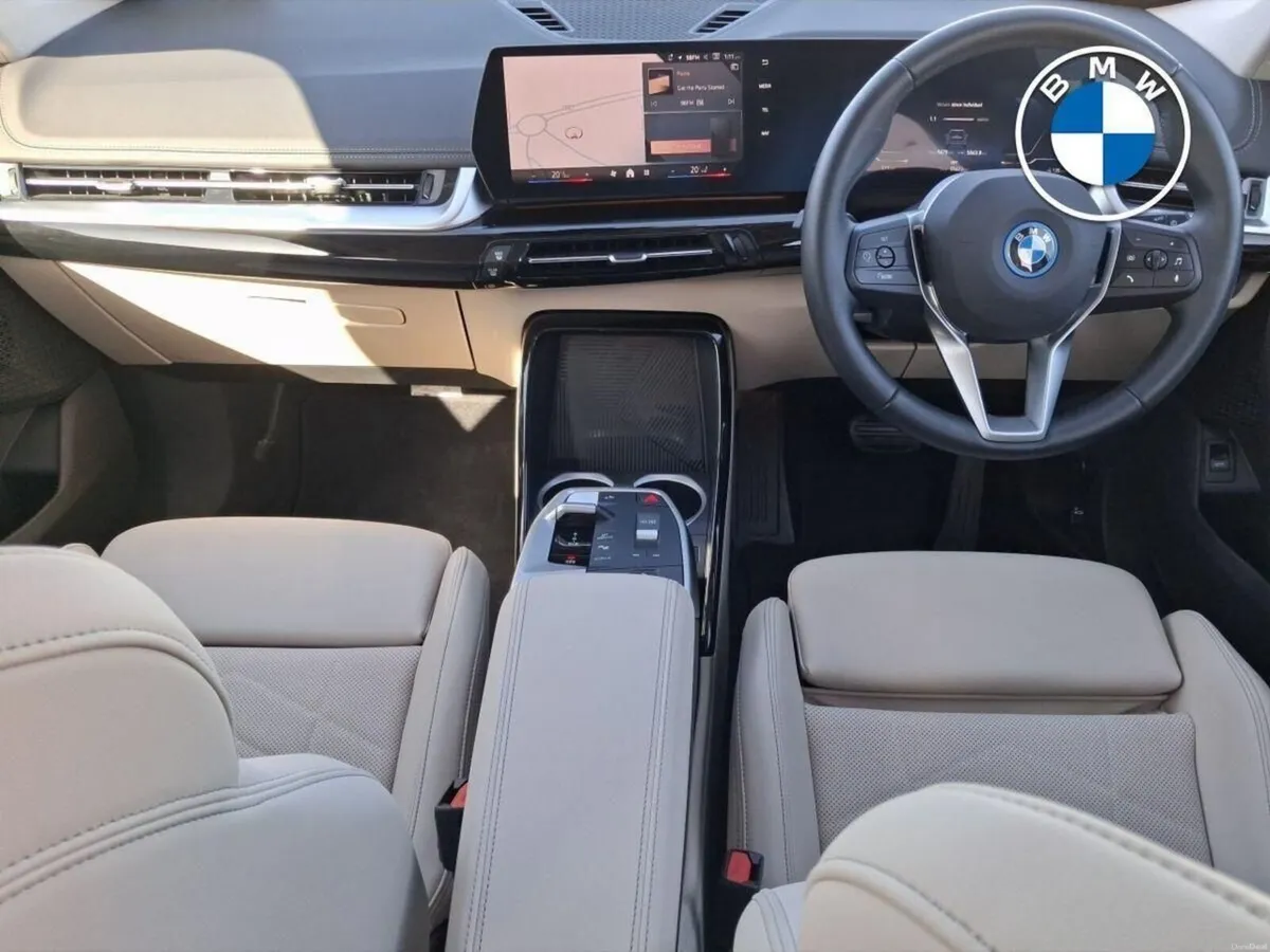 BMW iX1 eDrive20 xLine - Image 4