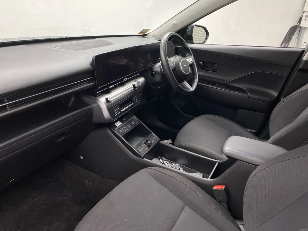 Hyundai KONA 1.6 HYBRID Signature Auto - Image 3
