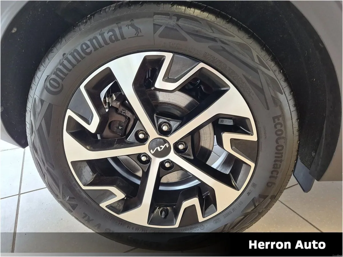 Kia Sportage 1 OWNER | LOW MILEAGE - Image 4