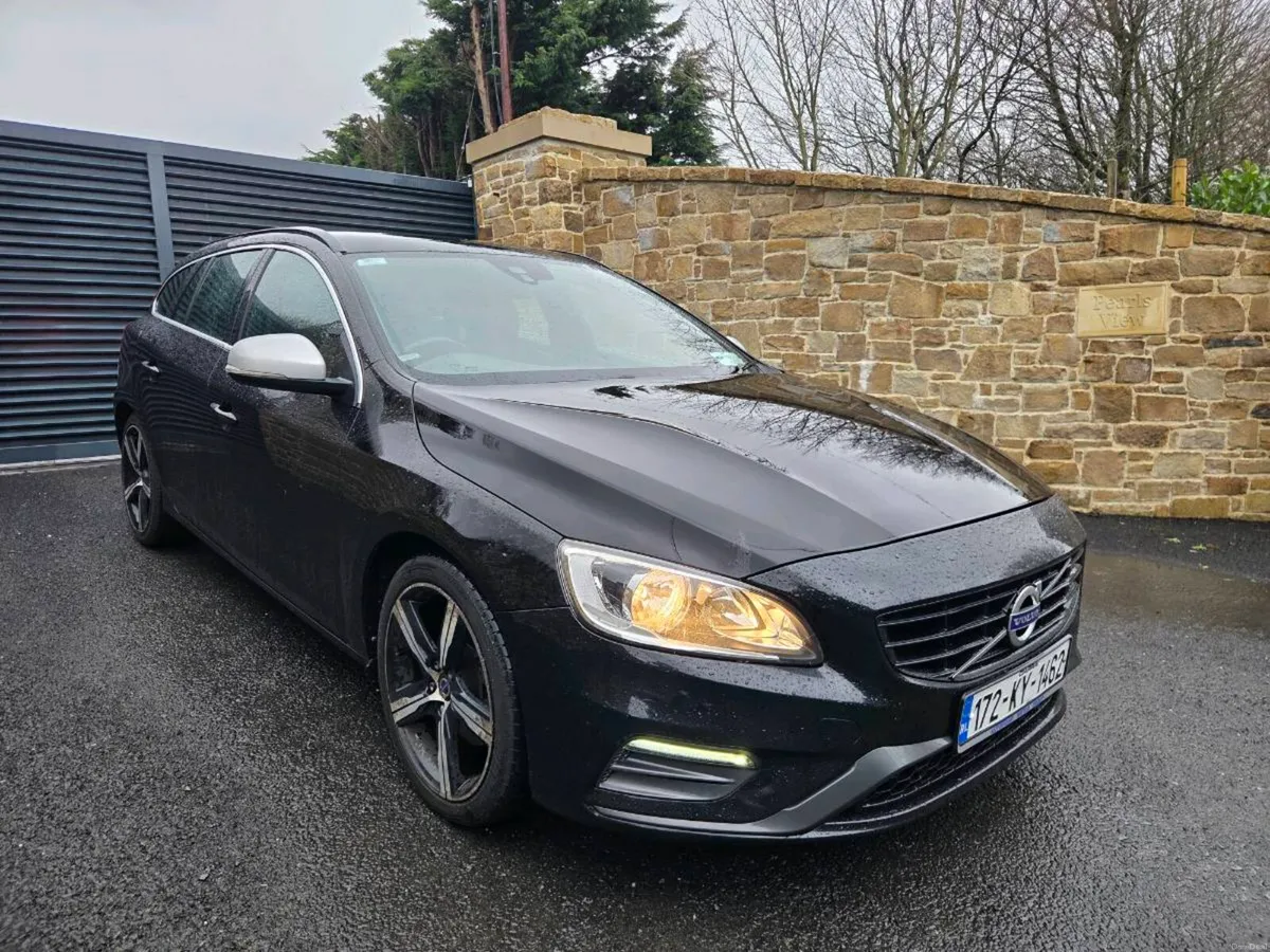 2017  VOLVO V60 R-DESIGN - Image 4
